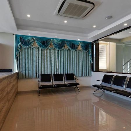 Collection O Gravity Hotel Hyderabad Exterior foto